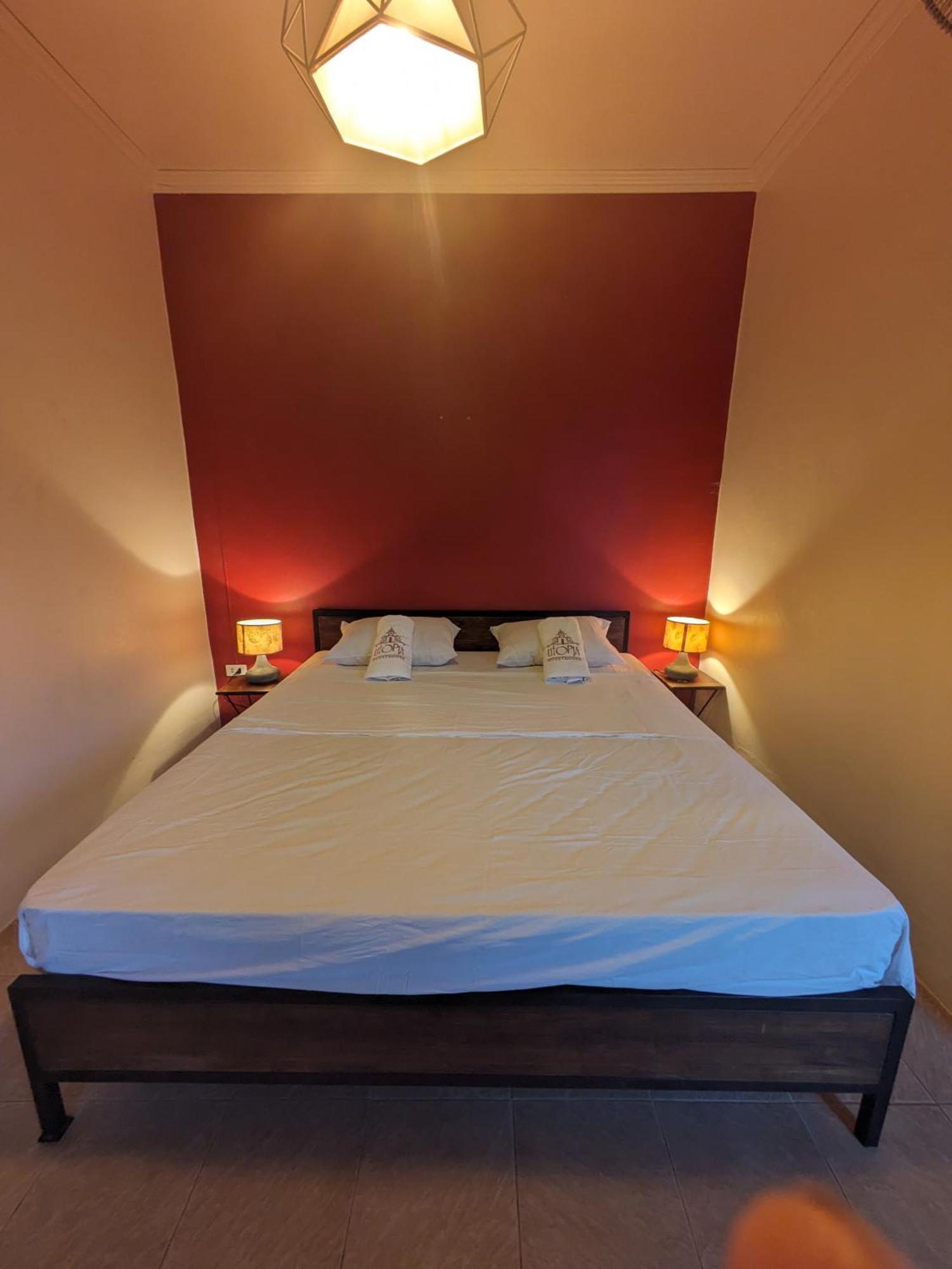 Goodtime Utopia Guesthouse เกาะเต่า ภายนอก รูปภาพ