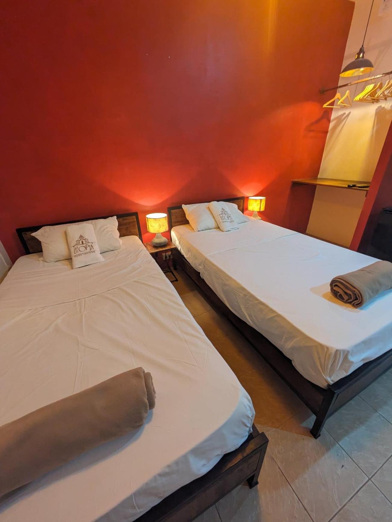 Goodtime Utopia Guesthouse เกาะเต่า ภายนอก รูปภาพ