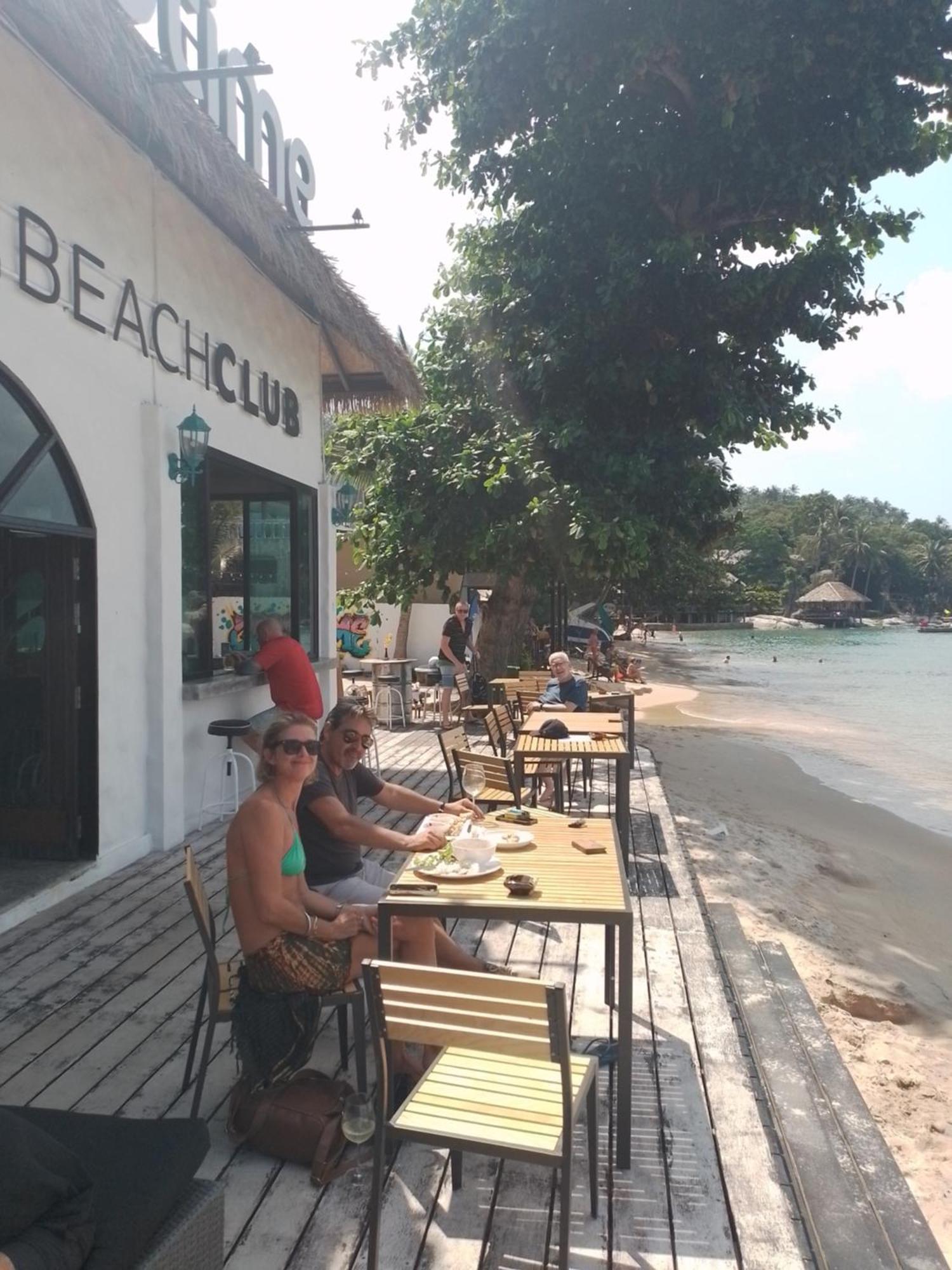 Goodtime Utopia Guesthouse เกาะเต่า ภายนอก รูปภาพ