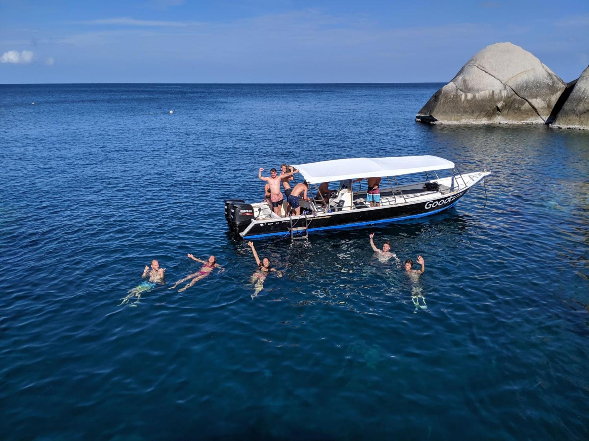 Goodtime Utopia Guesthouse เกาะเต่า ภายนอก รูปภาพ
