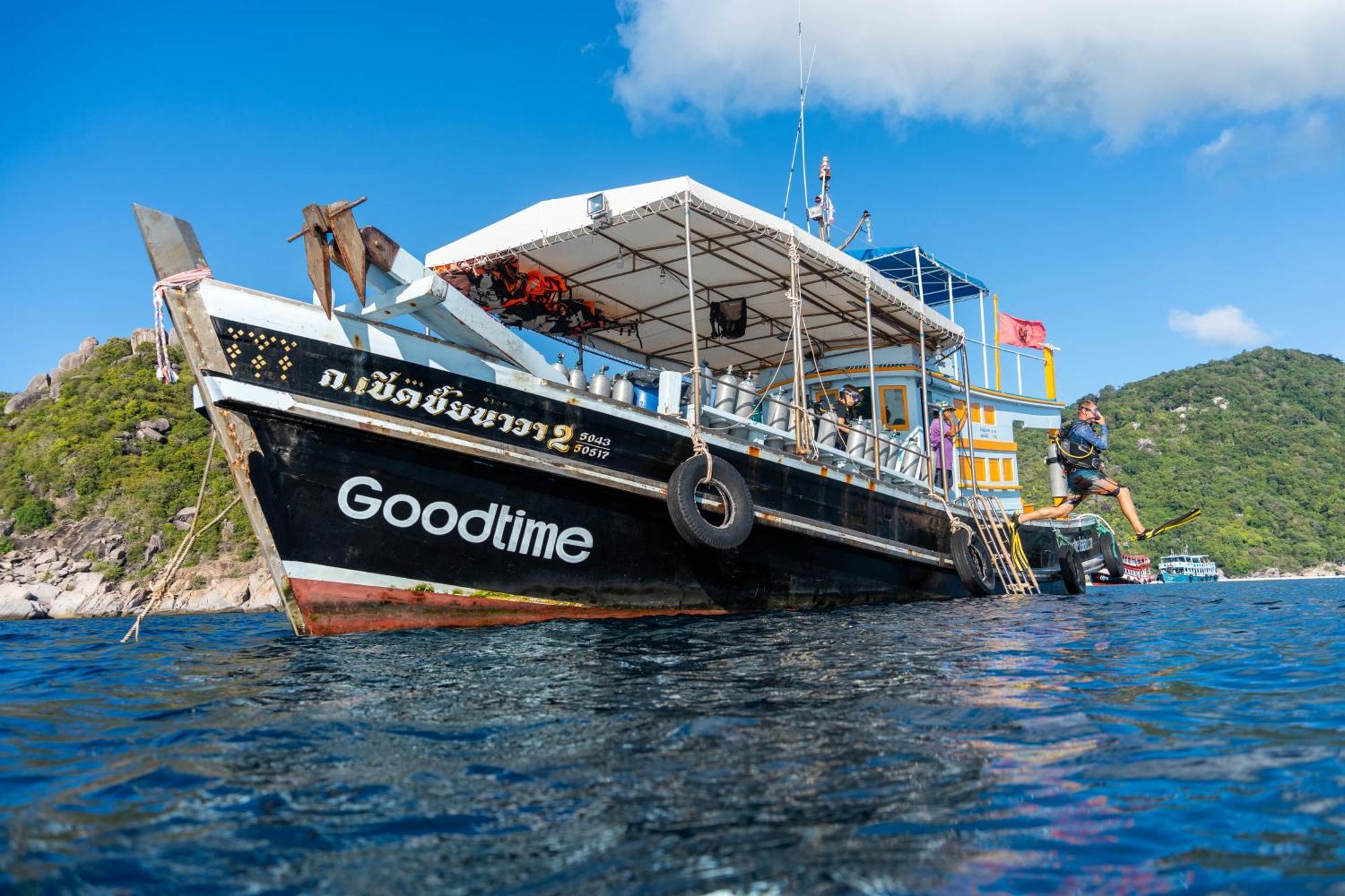 Goodtime Utopia Guesthouse เกาะเต่า ภายนอก รูปภาพ